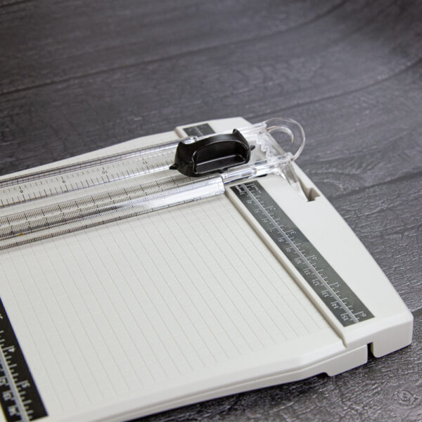 Tim Holtz Precision Craft Trimmer - Image 4